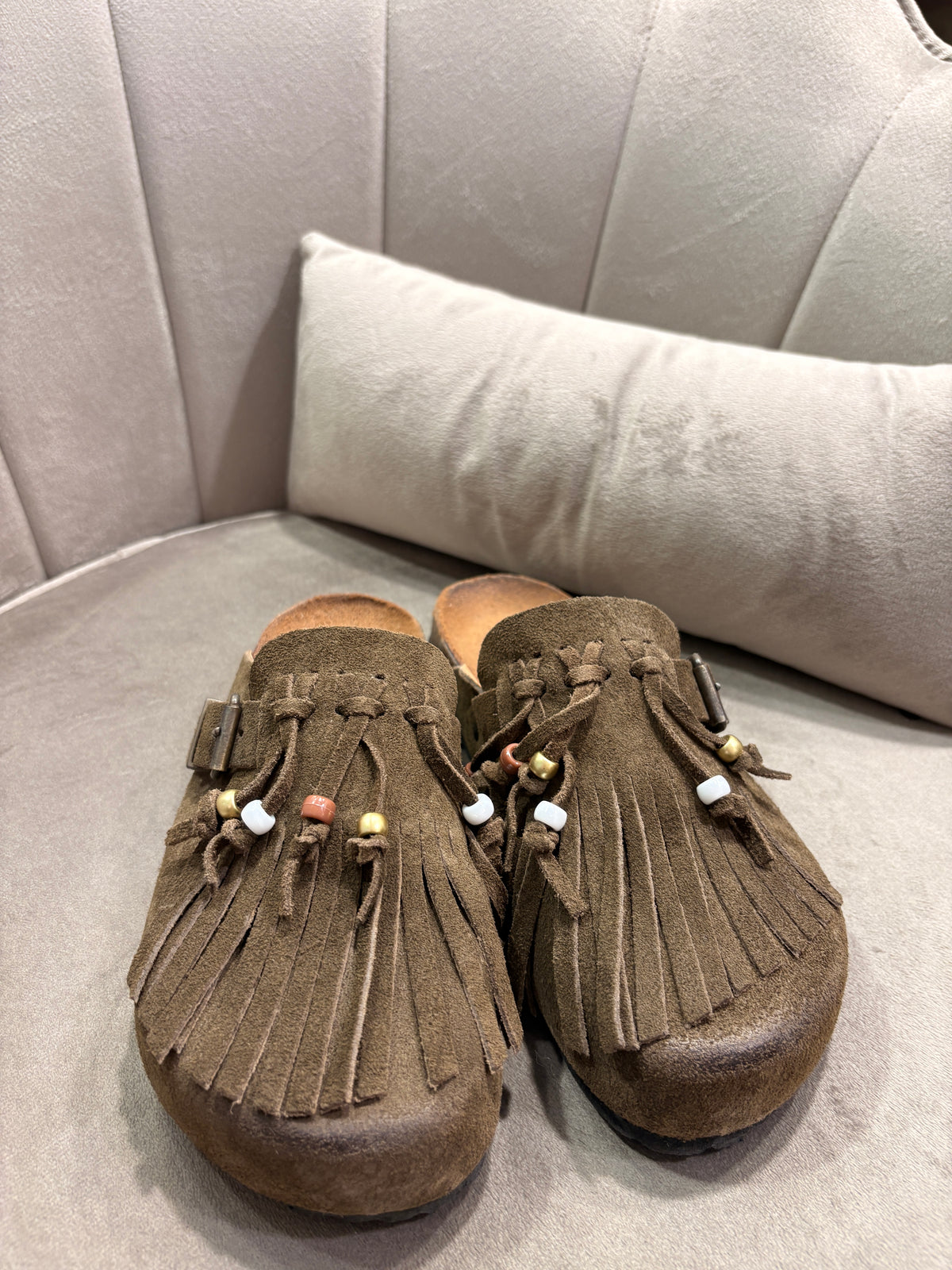 Sabot in camoscio con frange Ovye